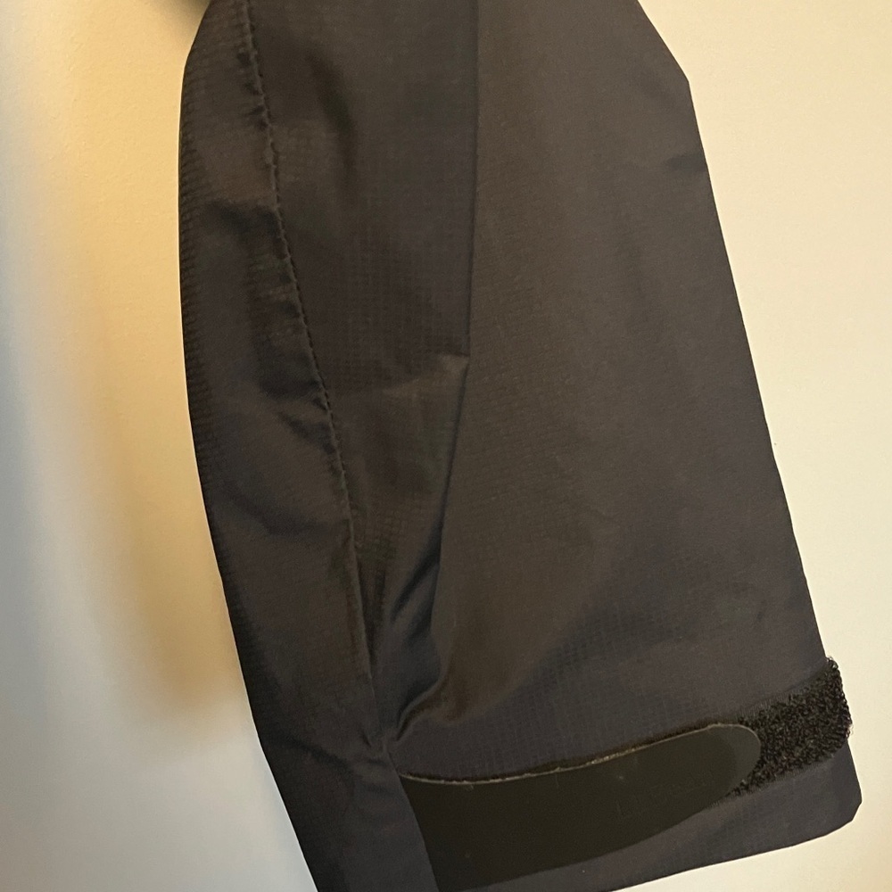 L.L. Bean Black Waterproof Hooded Rain Jacket - Picture 3 of 6